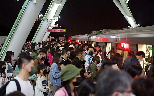 BLACKPINK高雄演唱會爆滿 市府感謝民眾配合散場疏運