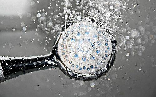 台中停水！專家建議「洗澡頻率」