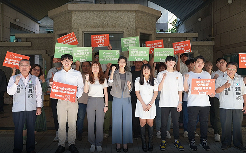 登記立委初選拚連任 賴品妤喊要打破時代困境