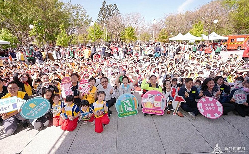 孩童曝曬太陽家長遷怒高虹安 新竹市消防局：途中有讓孩子回去休息區補充水分