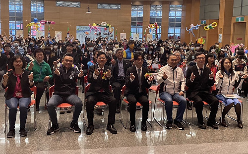 表揚新北優秀青年兼肯定救國團 侯友宜憶當年與張善政同獲十大傑青