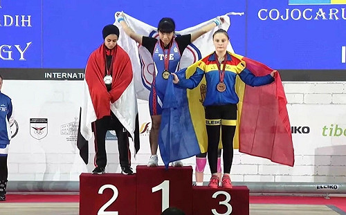 不畏逆境創佳績 路竹高中潘幸甄奪世界青少年舉重賽3金