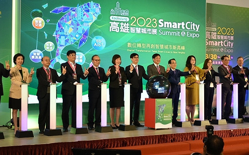 高雄智慧城市展喜迎國際訪客  展現推動雙軸轉型、淨零減碳決心
