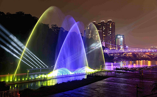 碧潭光雕遭指未納專家意見破壞生態 新北：已調整