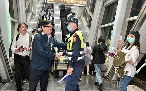 五月天、阿妹高雄雙雙開唱   高市府調度多元大眾運輸散場順暢 