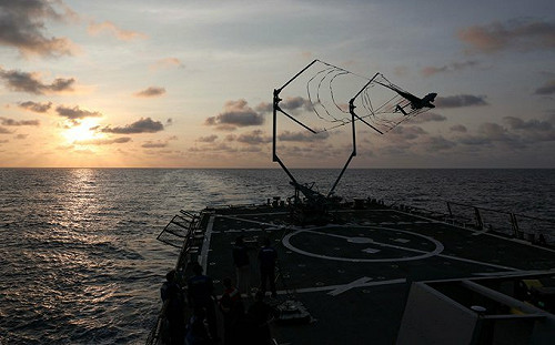 不甩中國威脅！ 美軍飛彈驅逐艦南海進行無人機演練