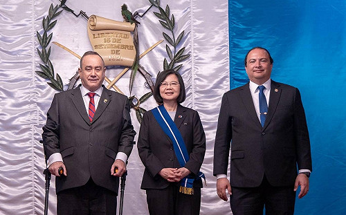 接受瓜地馬拉贈勳 蔡英文：感謝在中國軍演時為台灣仗義執言 