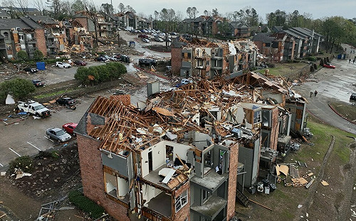 毀滅性龍捲風橫掃美國多州 罹難人數升至21人