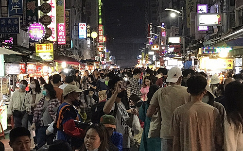 阿妹、五月天、大港同日開唱  攤商店家業績狂飆3成