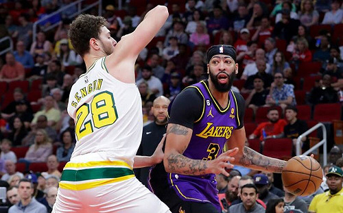 AD狂砍40分　湖人客場大勝火箭