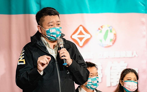 侯友宜：最大市做大事　何博文：連新北都管不好何來擴大服務？