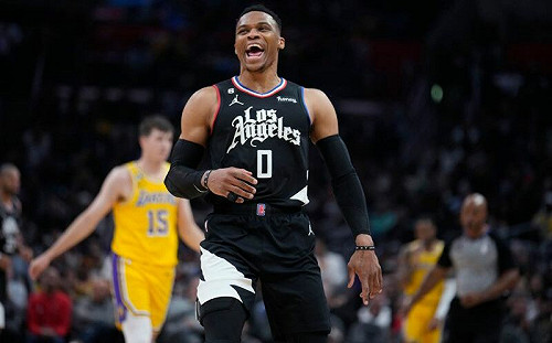 LBJ寫生涯最慘紀錄　快艇大幅領先