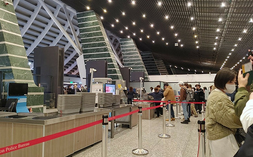 桃機突跳電 出入境受影響 國泰航空登機延誤18分鐘