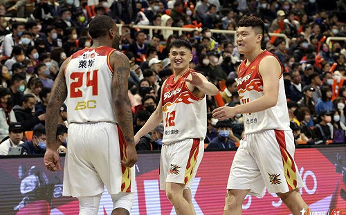 關鍵時刻抄截「魔獸」　太陽有在練