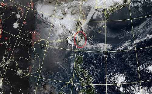 熱飆36°C！南高屏亮高溫警報 東部局部較大雨勢