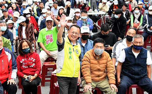 賴坤成與500多民眾赴台東縣議會抗議！籲政府落實「土地正義」    