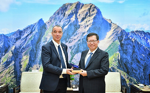 接見博多黑 鄭文燦：台法關係仰賴友台小組一手推動