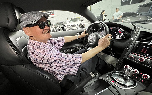 李炳輝po新車照「揪」蕭煌奇車聚！網笑翻：真正玩命關頭