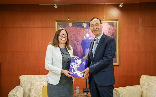 藍綠白三黨主席都見 AIT主席 與朱立倫談台美關係 