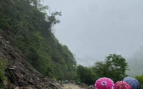 春雨襲台！苗21線坍方封閉 今上午搶通