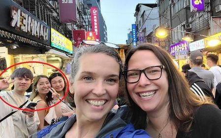 是你嗎?羅森柏格、孫曉雅逛夜市自拍被亂入 AIT發｢尋人啟事｣要送禮