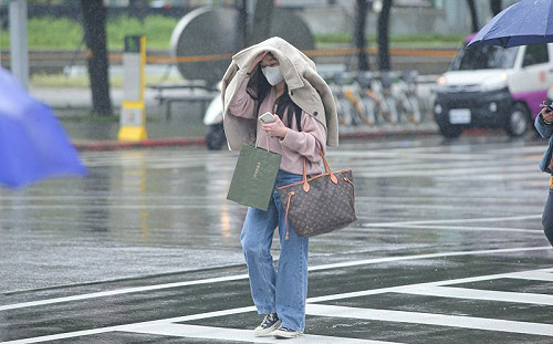 明天記得帶外套！東北季風增強北部降到19度