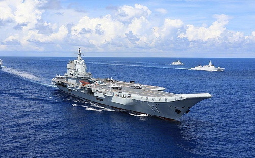 報復轟6驅離？ 美4軍機「伴飛」山東艦 用「這動作」表保台意志毋庸置疑