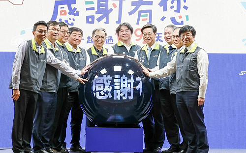 終場記者會「防疫五月天」合體！全員到齊獨缺「他」 王必勝曝原因 