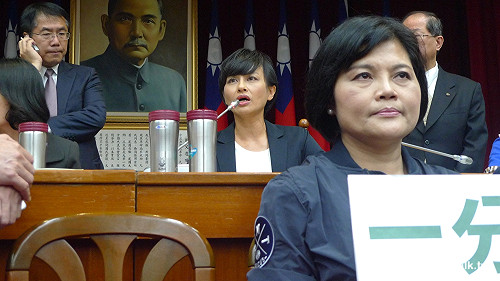 前瞻眾矢之的  邱議瑩：忍辱負重不當召委