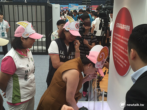 官企齊反毒 小花縣長用這個潮方式帶頭做