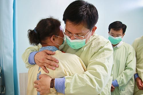清潔隊員遭酒駕撞傷  林佳龍前往探視