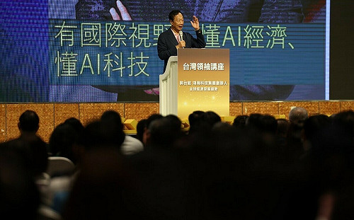 郭台銘要派8萬個機器人上戰場 學者：是中國上海造的嗎？萬一被解放軍駭了？ 