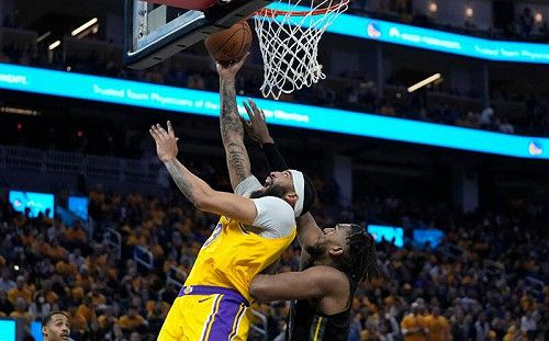 AD狂轟30分、23籃板　湖人117：112勝勇士