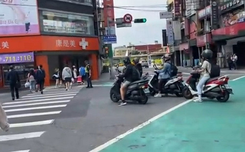 擺脫「行人地獄」惡名 桃市加強「路口不停讓行人」執法