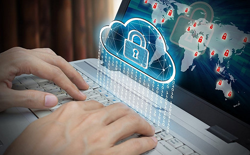 免費ChatGPT不安全？46%主管懷疑員工洩露公司機密