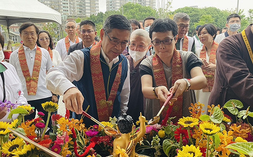 新北環保減碳「惜惜地球友善市集」靈鷲山慶佛誕