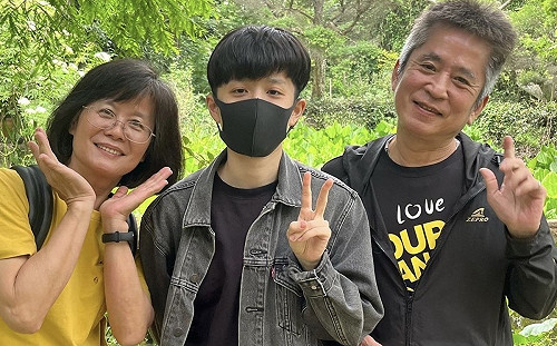 HOOK工作室一整箱零食全被搶走！「兩名犯人」現身網笑翻