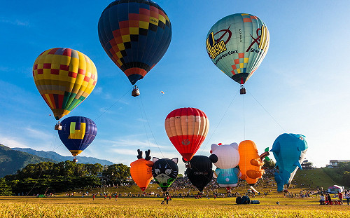 夏天最夯「台東熱氣球嘉年華」來了！繫留體驗5/24、31開放購票
