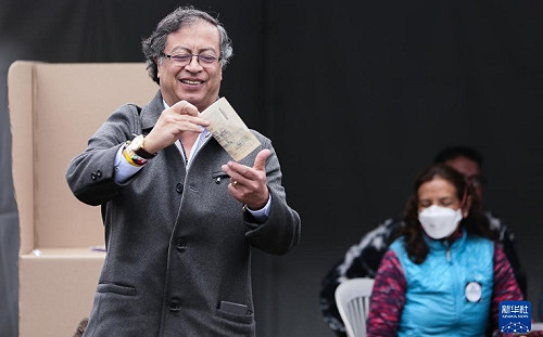 奇蹟生還! 哥倫比亞小飛機墜機亞馬遜叢林17天 找到4名倖存兒童