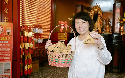 國中會考登場 嘉市送考生「高粽包和考運 1袋」