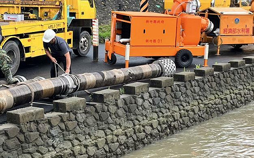 竹縣單日雨量破350毫米 淹水戶可申請災害救助金補助