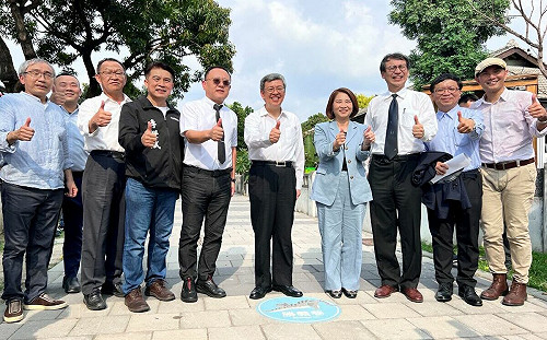 視察屏東勝利「星」村 陳建仁讚許文資活化與再造典範