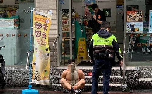 ｢超商浩克｣遭警抽打！石明謹：這是毆打凌虐 警察不能因為情緒打人