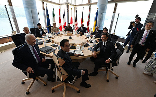 澤倫斯基與G7領袖合影 出席峰會議程