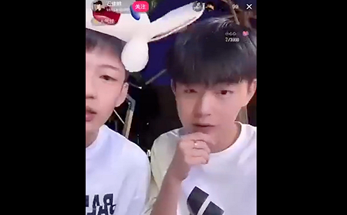 (影) 恐怖斷手直播! 廈門2男直播主竟遭當場持刀猛砍 「手掌」掉落在地...