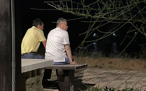 郭台銘拉柯看海「海誓山盟」 柯文哲苦笑：又不能禁止人家講什麼話 