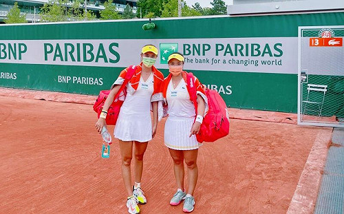 詹家姊妹法網首輪逆轉　晉級32強