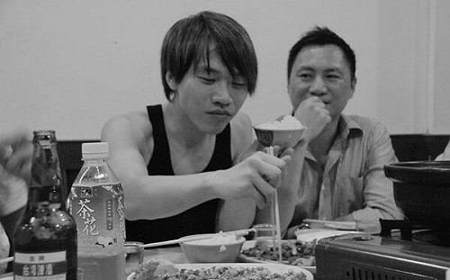 王丹再被爆｢在我男友面前手伸衣服內摸我腰｣ 清大碩士：性騷擾慣犯