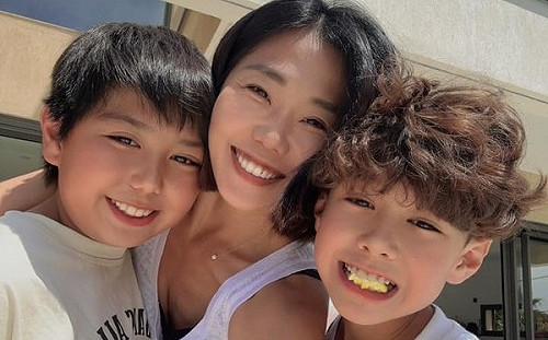 長期遭訊息轟炸「質疑偏心」！亞歷媽忍無可忍發文反擊