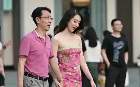 你上抖音了! 「十指緊扣」小三被街拍 陸國企高管婚外情意外曝光!